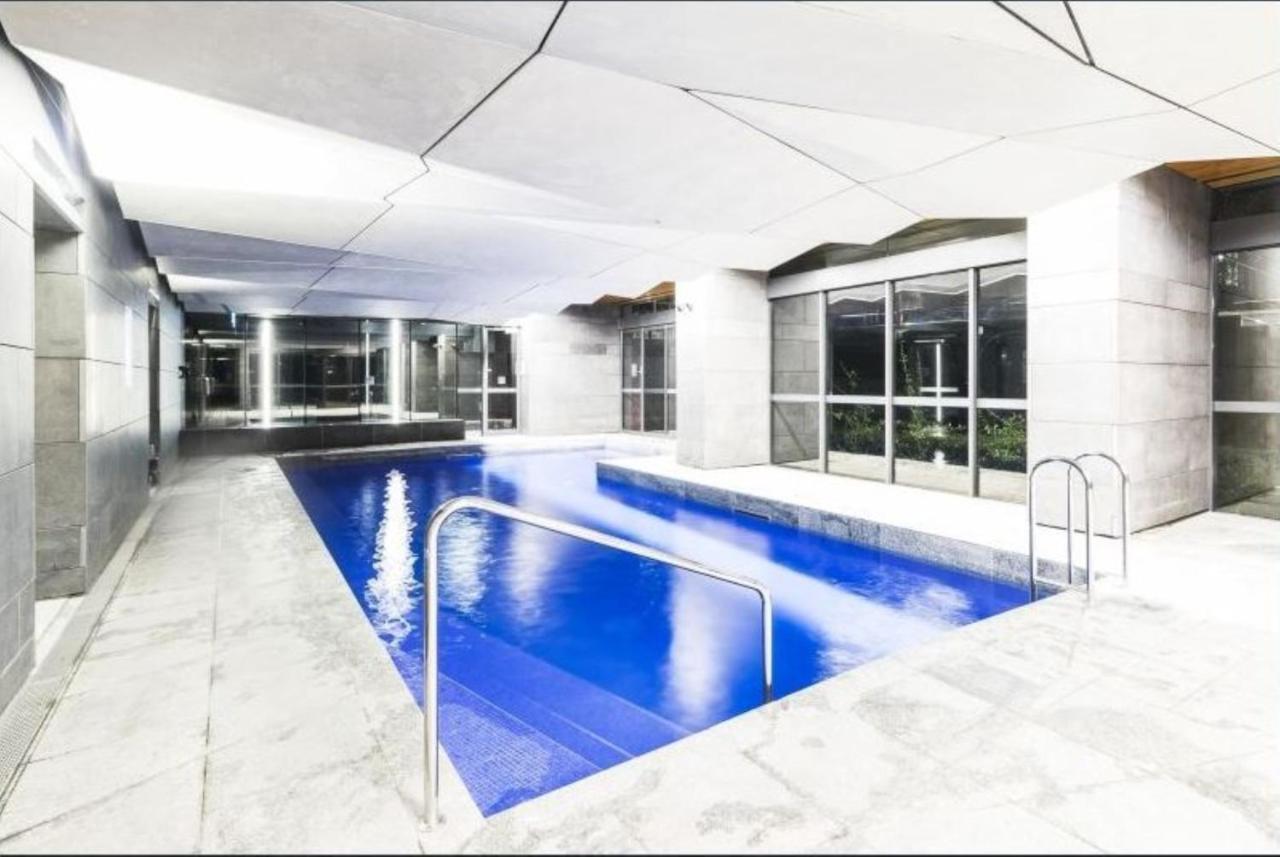 Readyset Apartments At Madison Melbourne Exterior foto